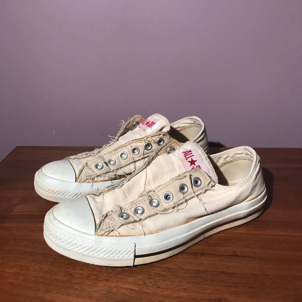 Laceless Converse Tennis Shoes